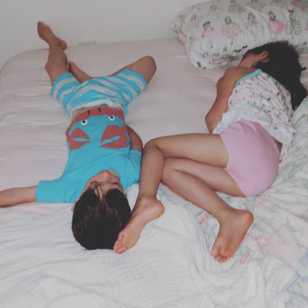 4am #sleepingsiblings&#8230;